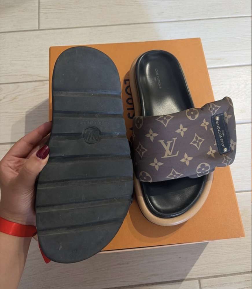 Louis Vuitton šľapky
