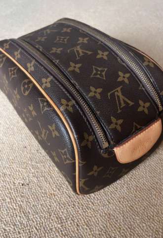 https://www.vipluxury.sk/Louis vuitton pánska toiletka