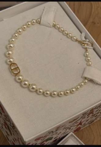 https://www.vipluxury.sk/Dior nahrdelnik