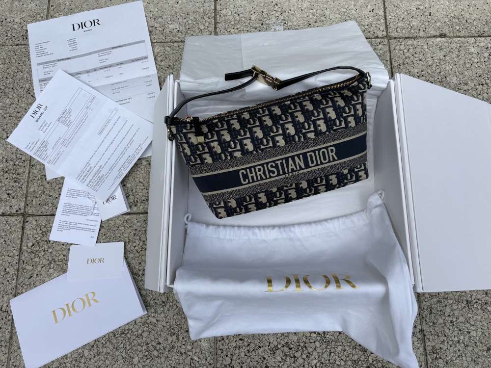 Christian Dior Medium DiorTravel Nomad Pouch
