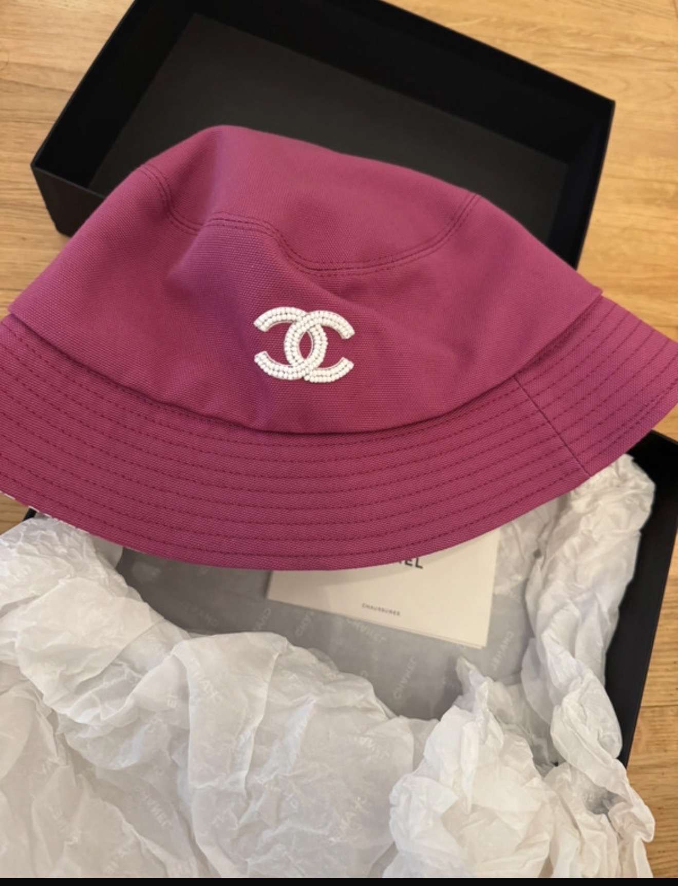 Chanel klobuk