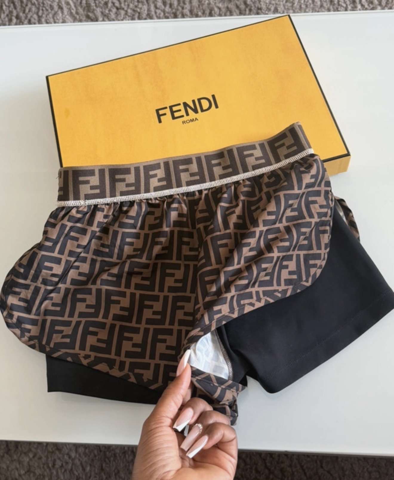 Fendi kratasy