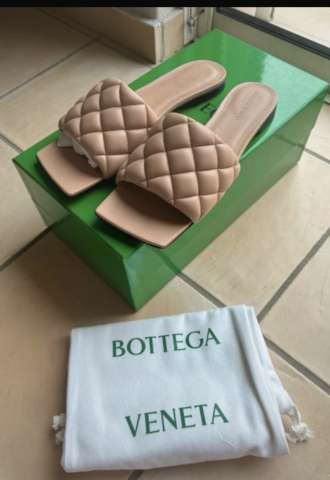 https://www.vipluxury.sk/Bottega Veneta slapky