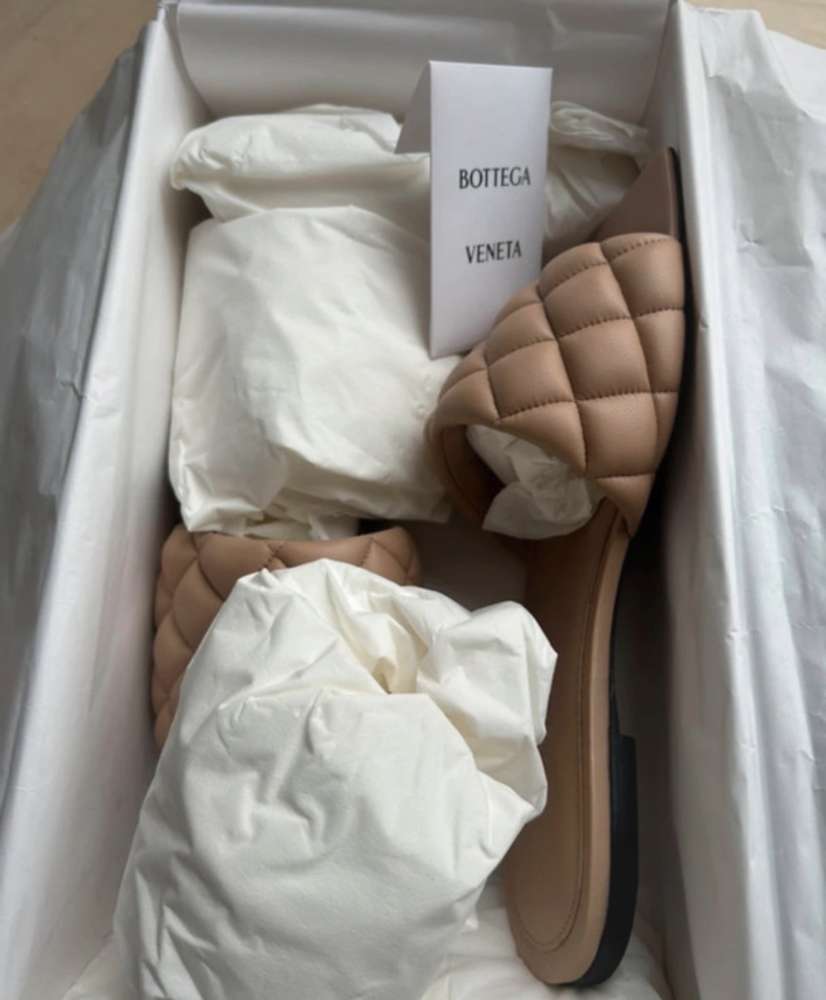 Bottega Veneta slapky