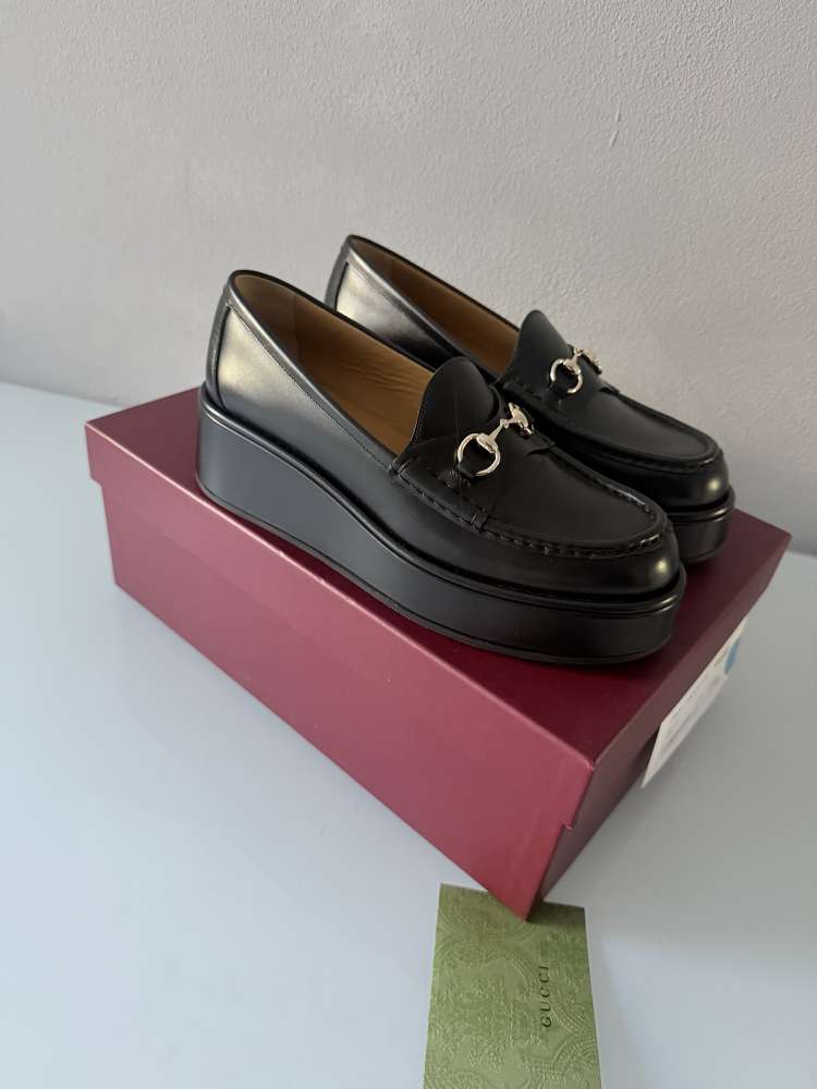 Gucci mokasíny 39