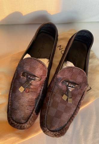 https://www.vipluxury.sk/Louis Vuitton mokasíny z poníka
