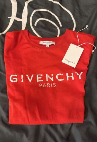 https://www.vipluxury.sk/Givenchy tričko