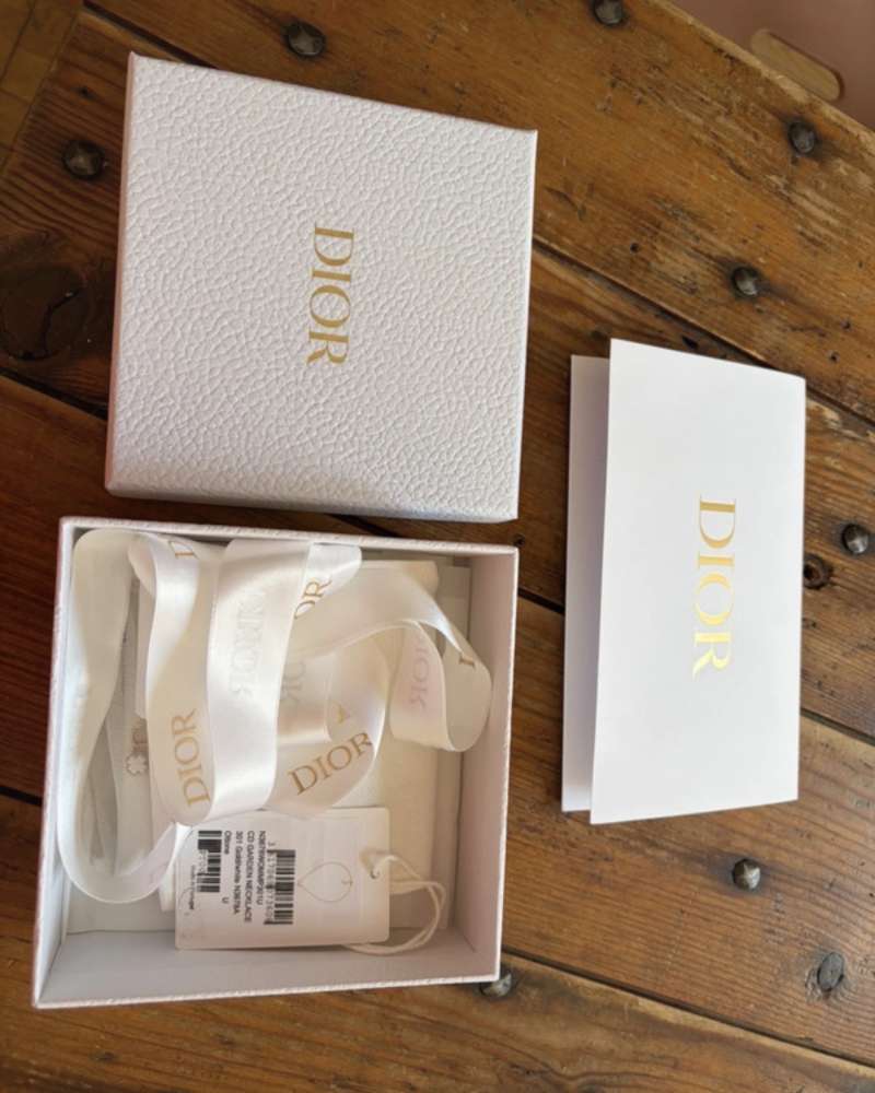 Dior nahrdelnik