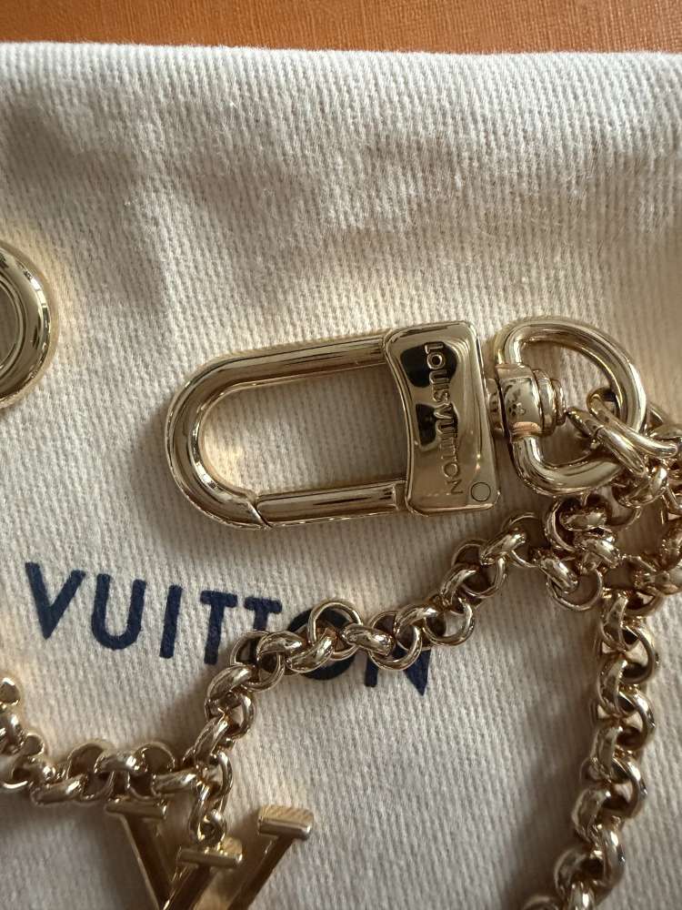 Louis Vuitton × Murakami Cherry Bag Chain 2025 – faktúra, vypredané