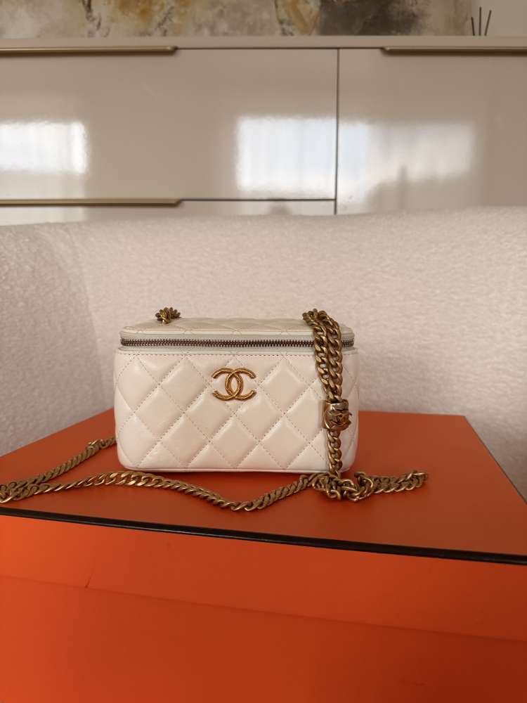 CHANEL Vanity With Chain AP3044 – Lambskin | Kompletné balenie
