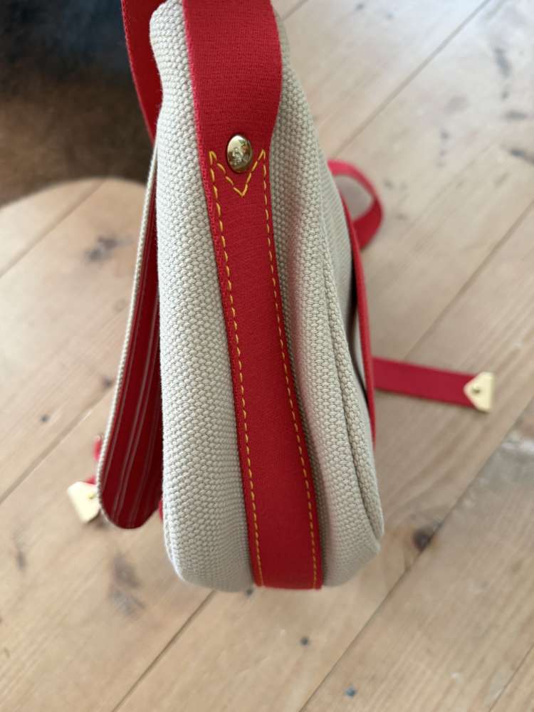 Louis Vuitton Antigua Messenger