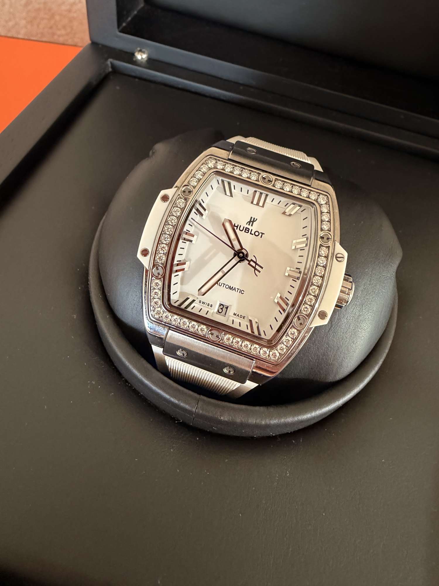 Hublot Spirit of Big Bang Titanium White Diamonds – Full Set