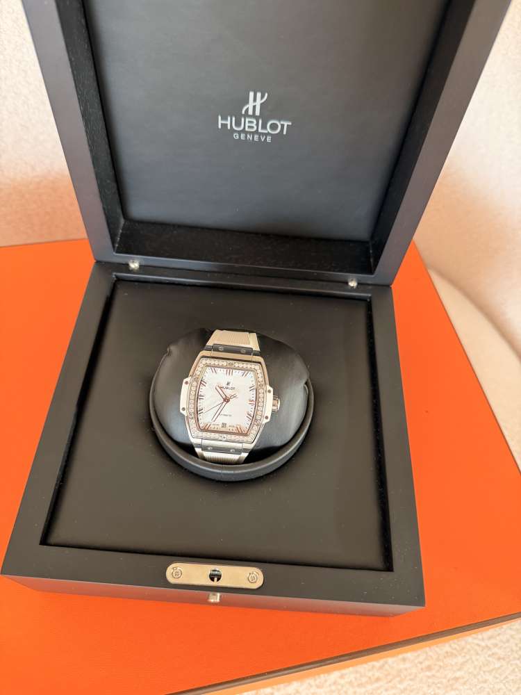 Hublot Spirit of Big Bang Titanium White Diamonds – Full Set