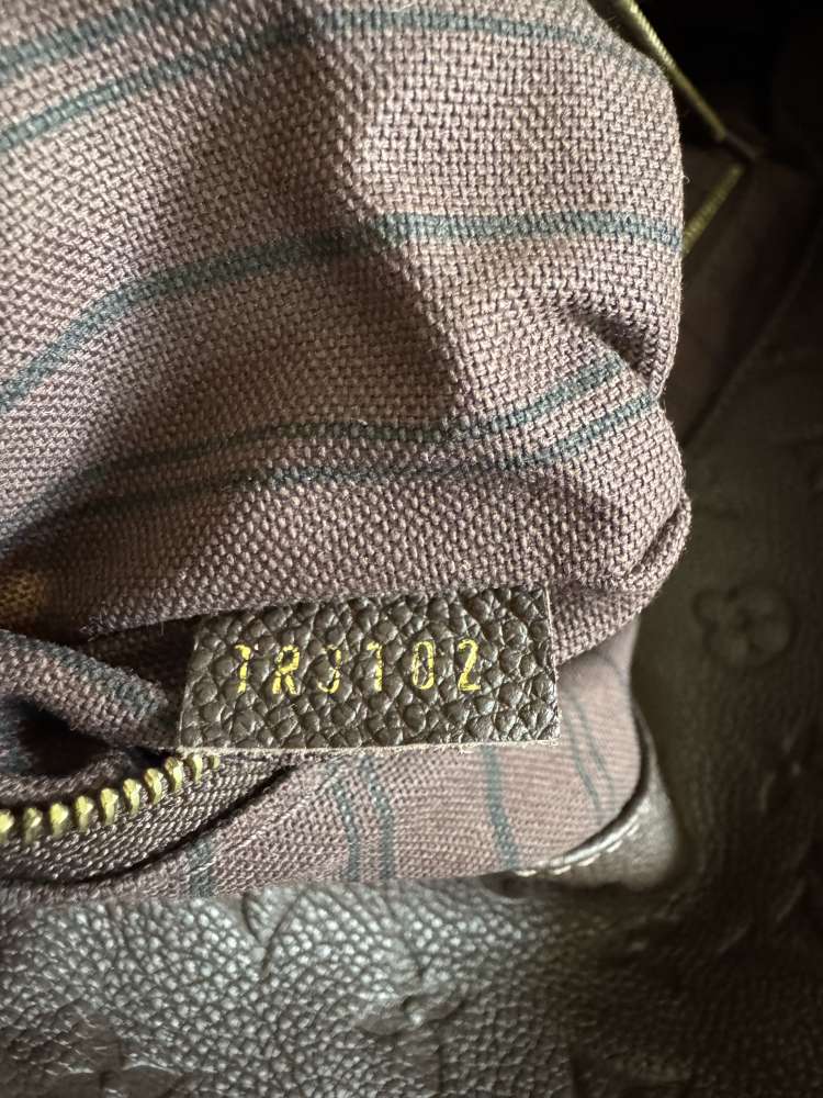 Louis Vuitton (model Artsy MM)
