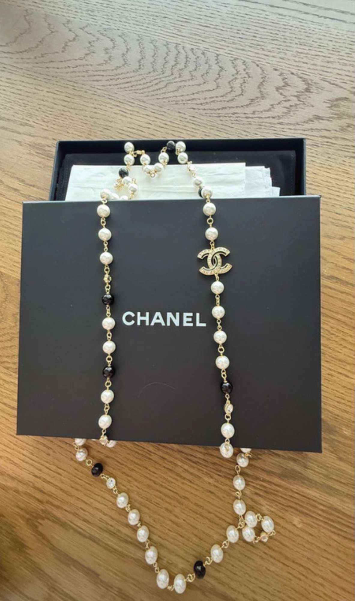 Chanel nahrdelnik