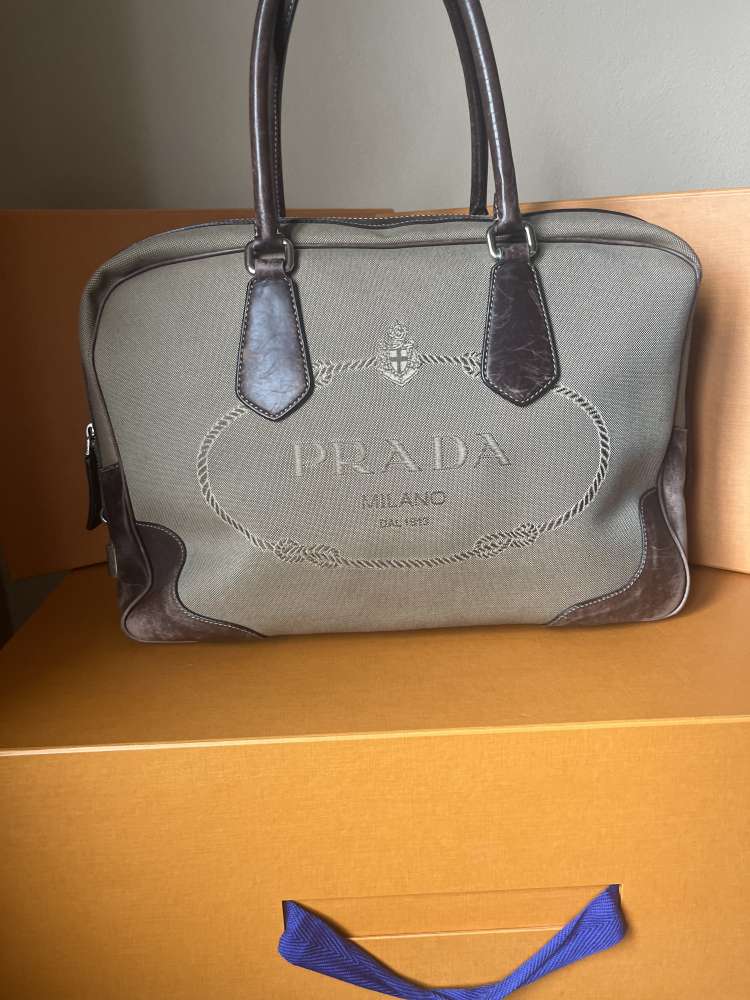 Prada kabelka