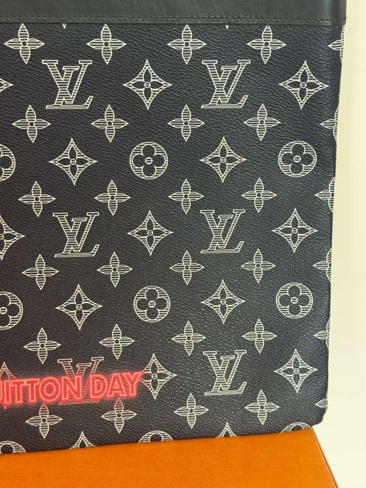 Louis Vuitton clutch