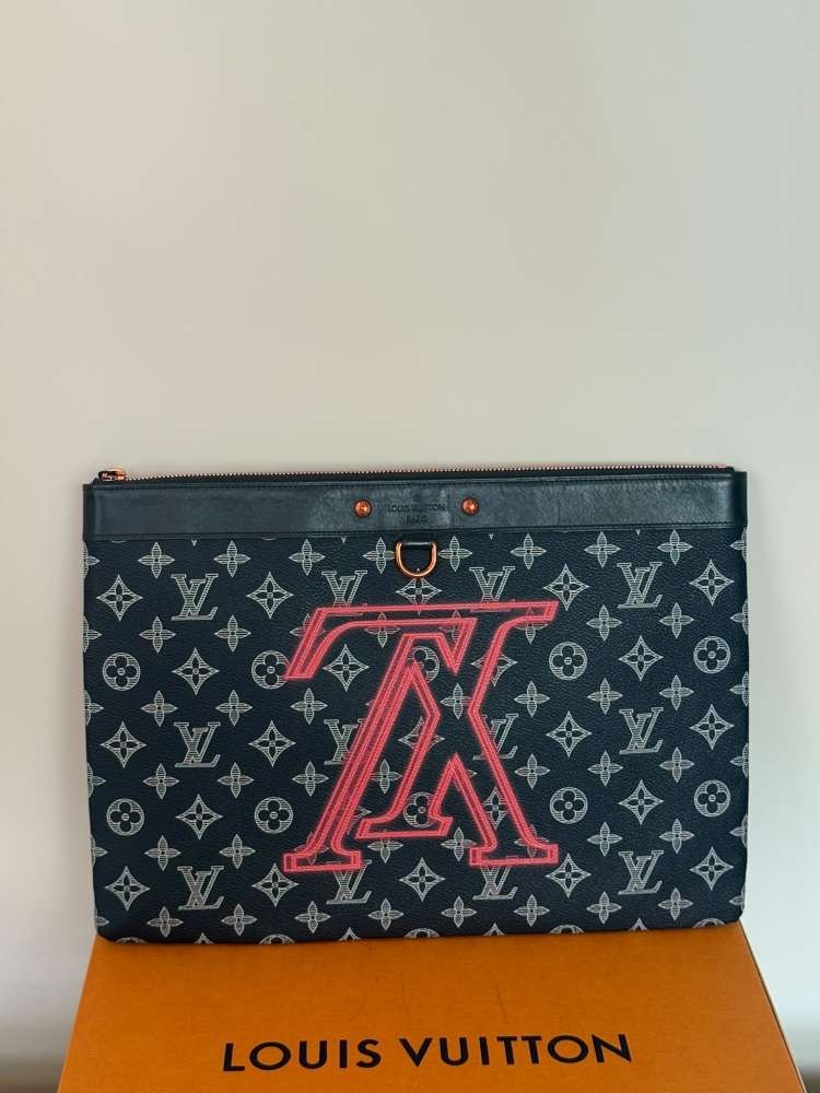 Louis Vuitton clutch