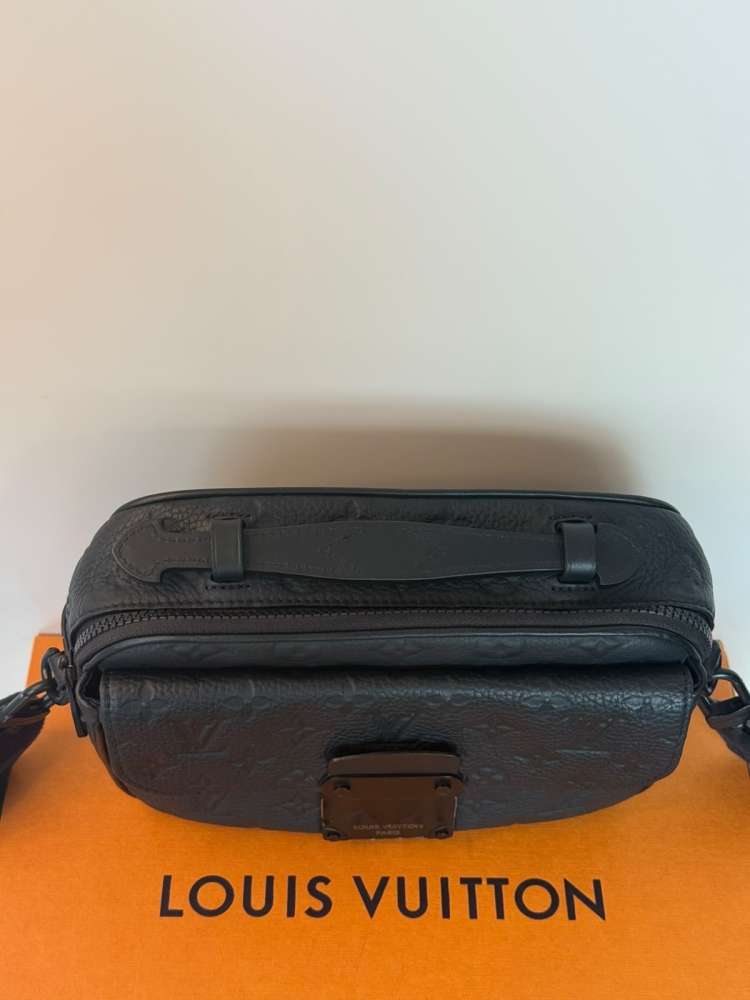 Louis Vuitton crossbody čierna