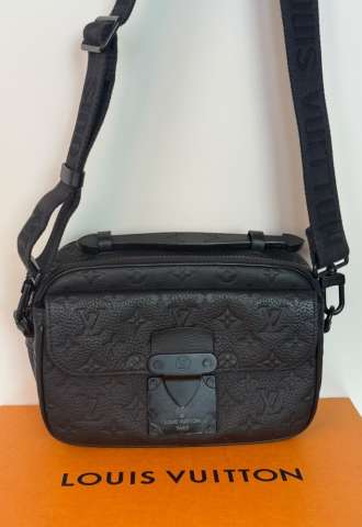 https://www.vipluxury.sk/Louis Vuitton crossbody čierna
