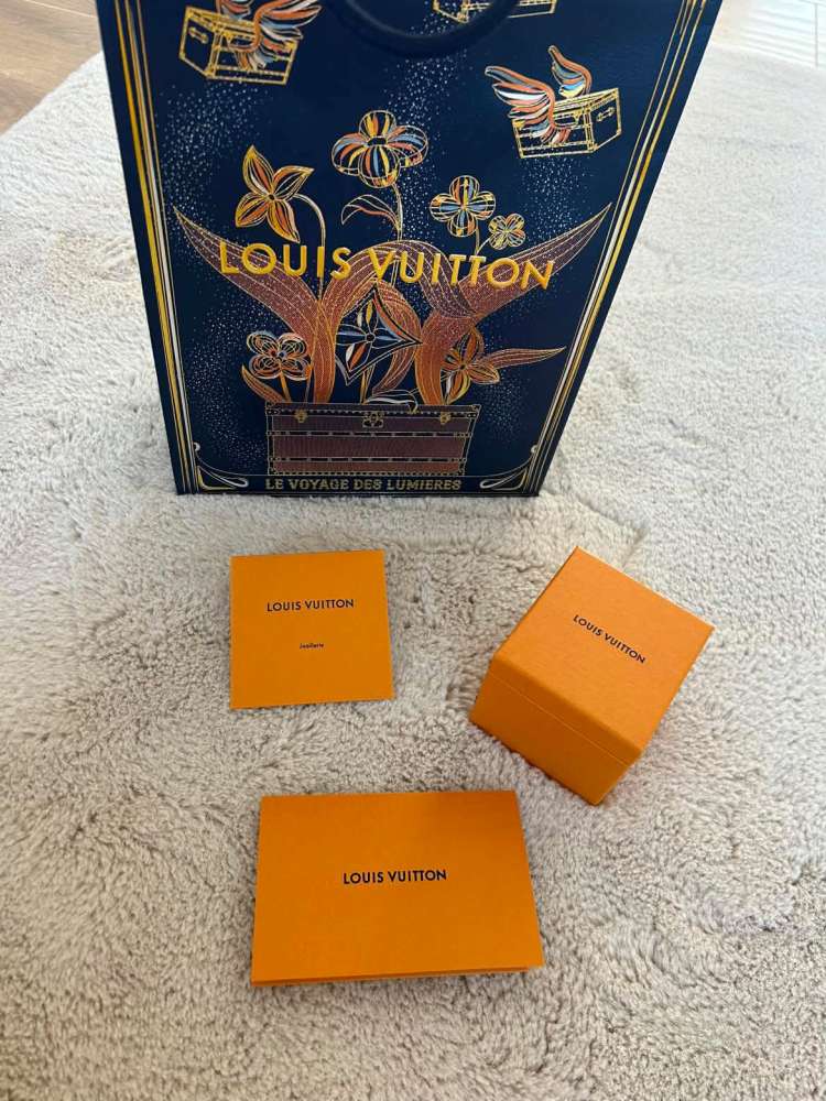 Louis  Vuitton Nausnice