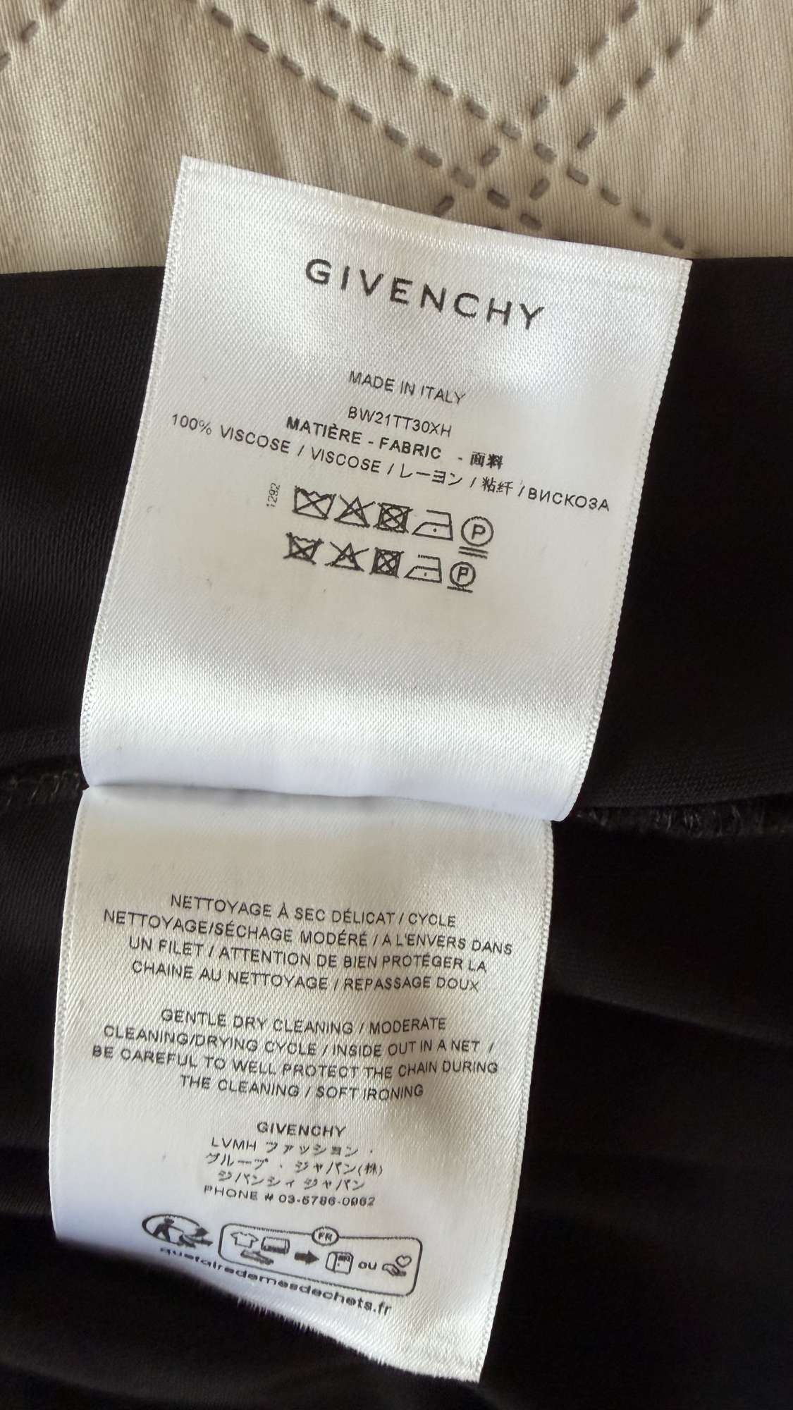 Givenchy šaty
