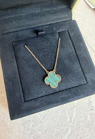 https://www.vipluxury.sk/Van Cleef & Arpels nahrdelník Alhambra