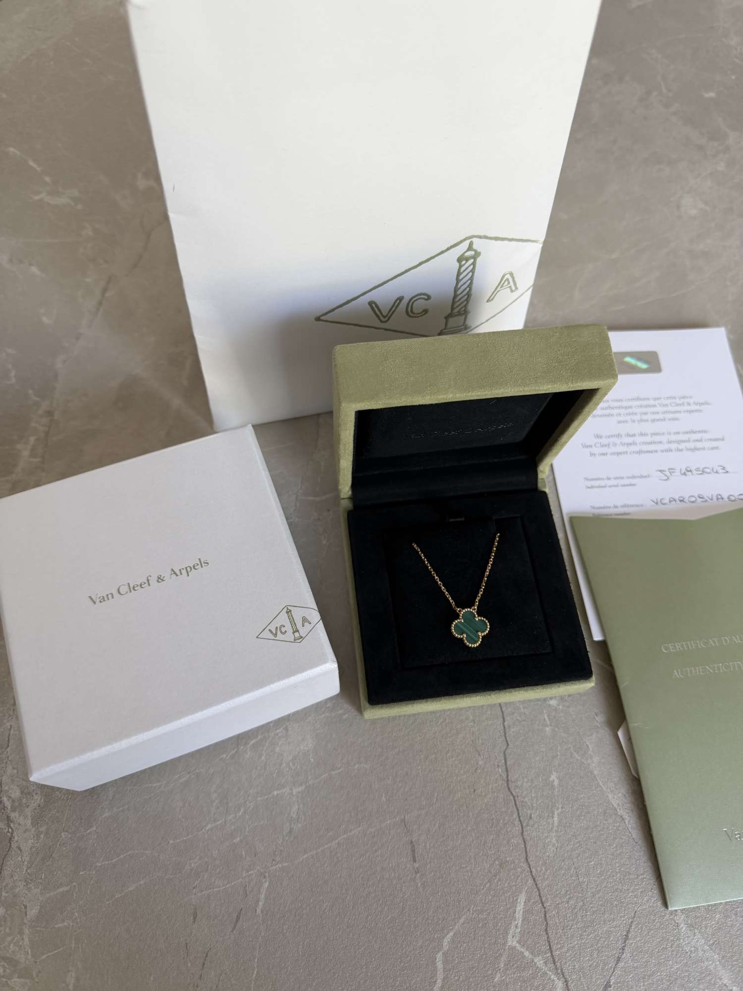 Van Cleef & Arpels nahrdelník Alhambra