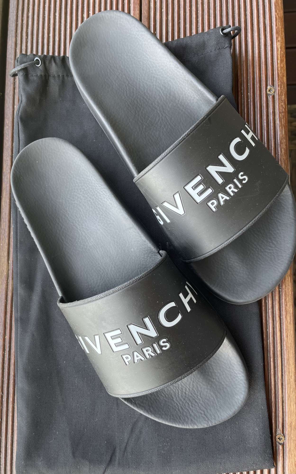 Šlapky Givenchy