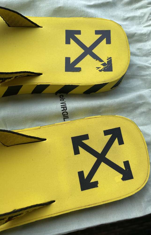 OFF WHITE