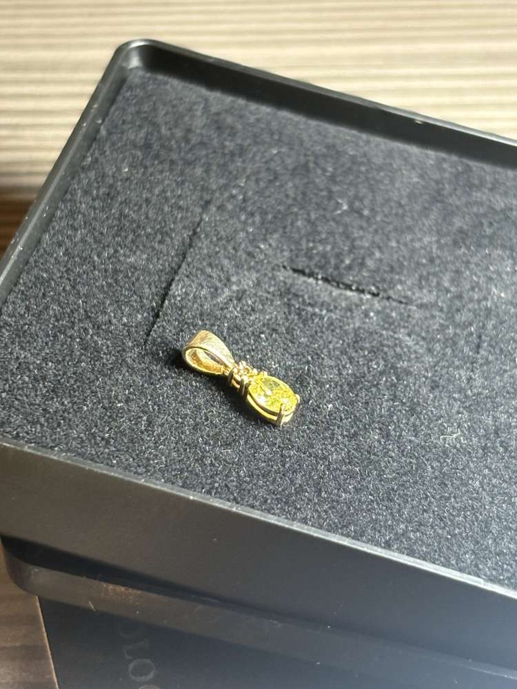 Prívesok zo 14K zlata s prírodnými diamantmi – certifikát
