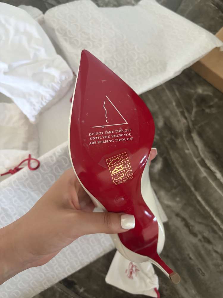 Christian Louboutin Hot Chick 100