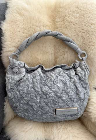 https://www.vipluxury.sk/Louis Vuitton Nimbus GM