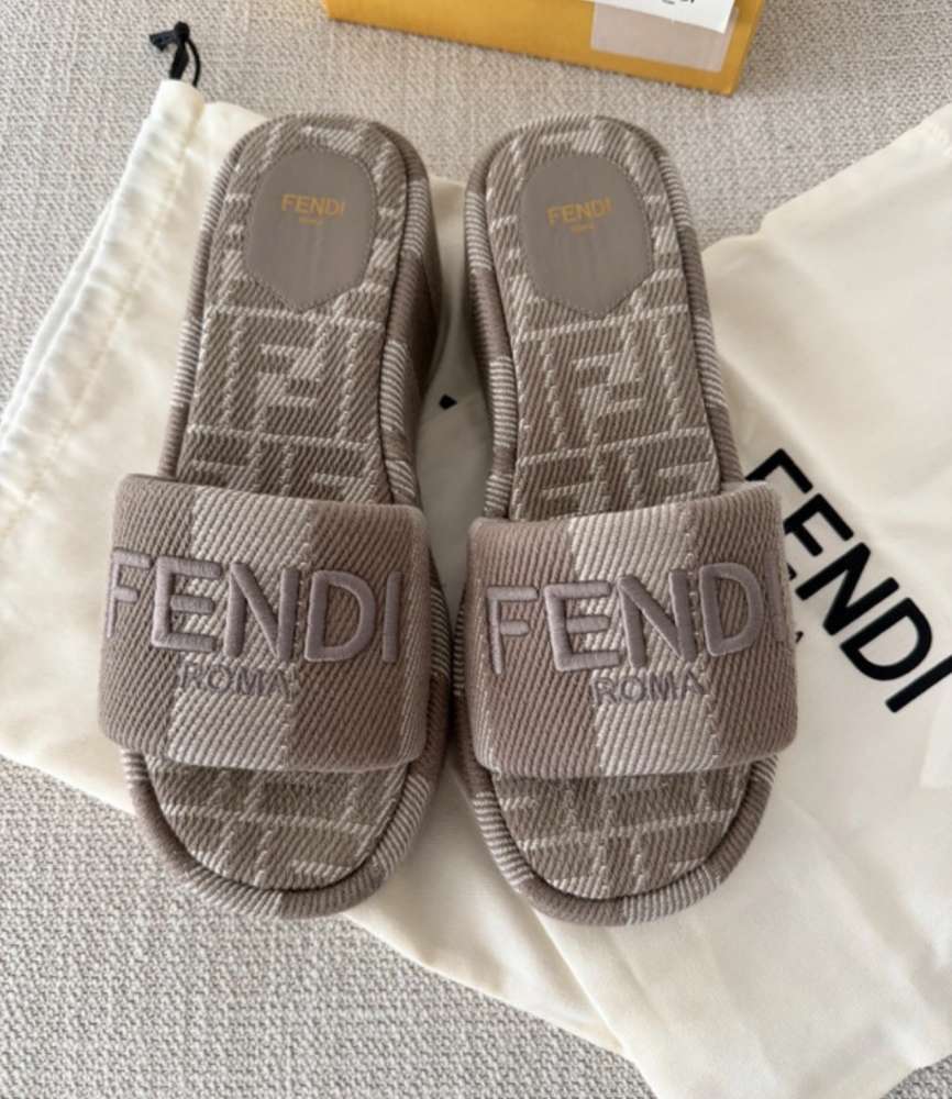 Fendi šľapky