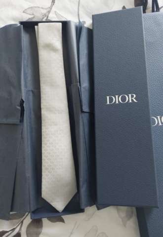 https://www.vipluxury.sk/Dior kravata