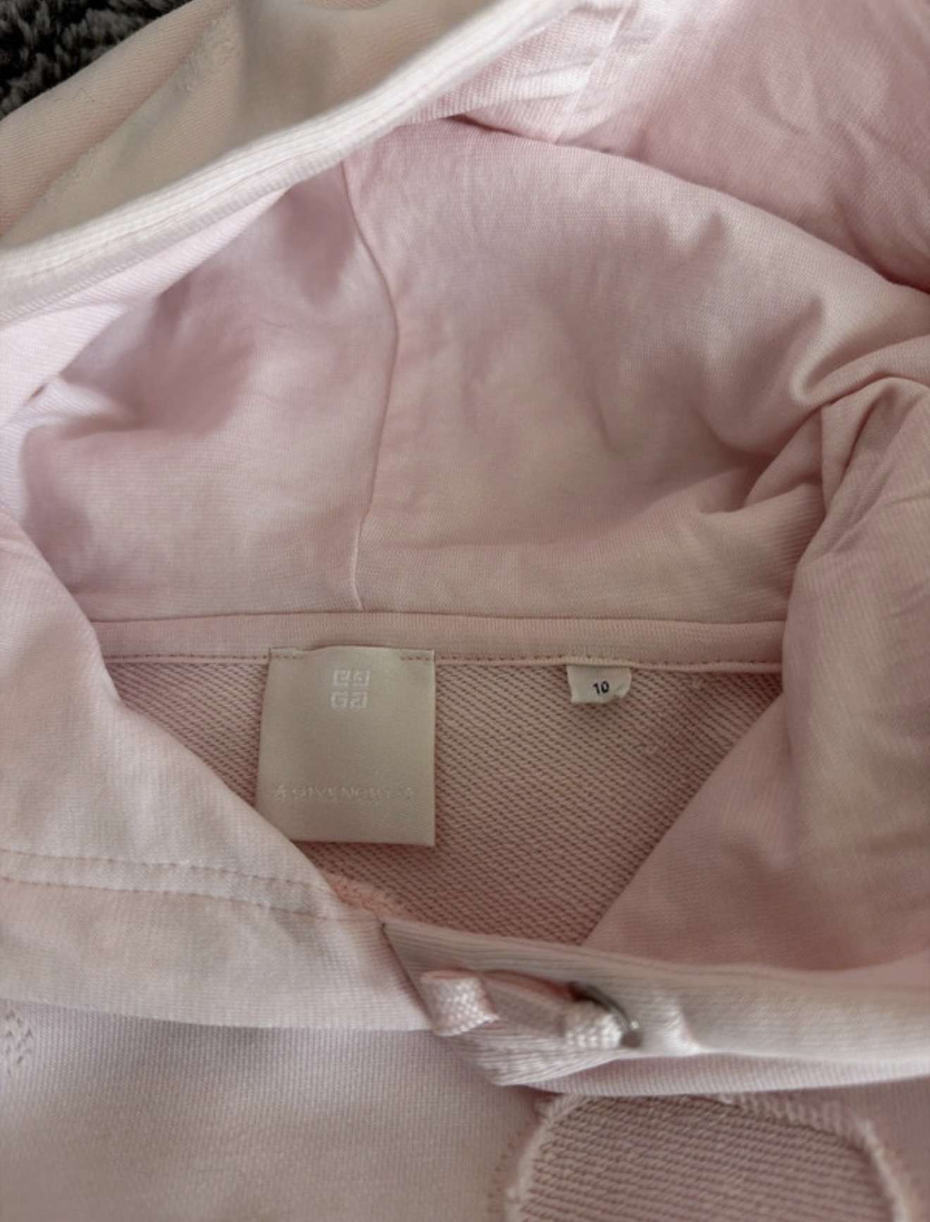 Givenchy šaty