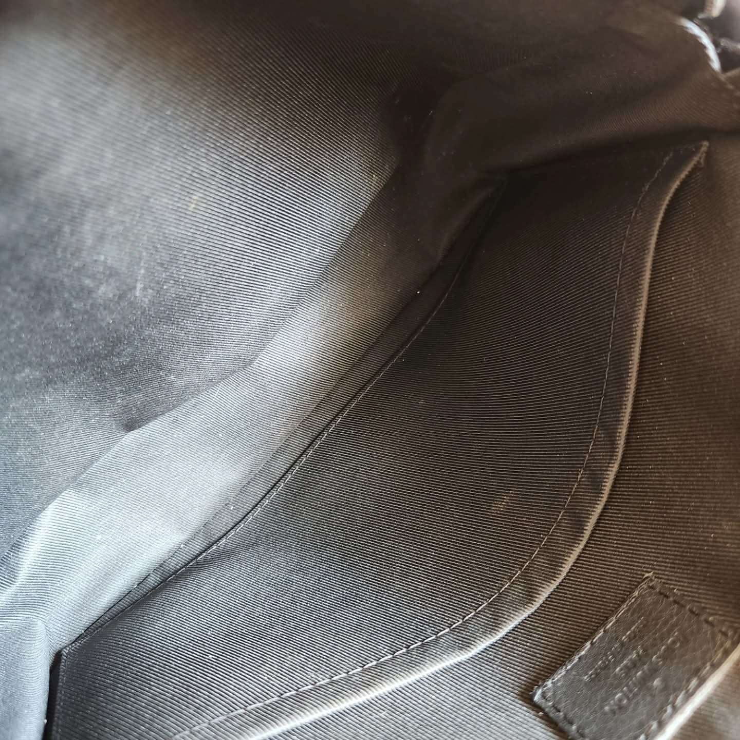 Louis Vuitton Messenger