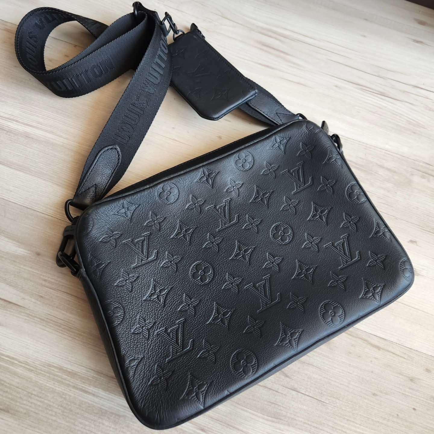 Louis Vuitton Messenger