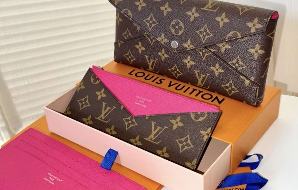 Louis Vuitton peňaženka/clutch