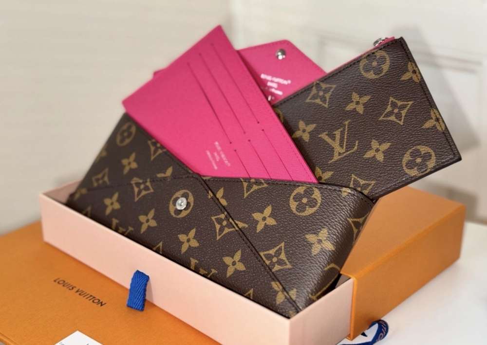 Louis Vuitton peňaženka/clutch