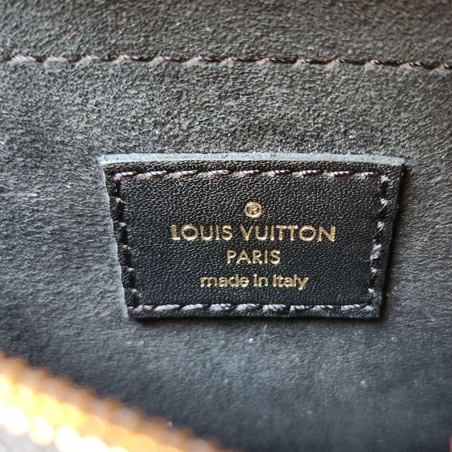 Louis Vuitton New Wave MM