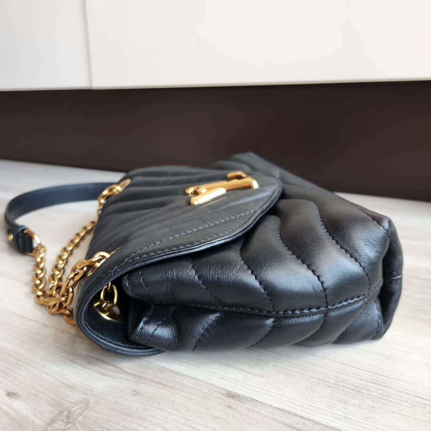 Louis Vuitton New Wave MM