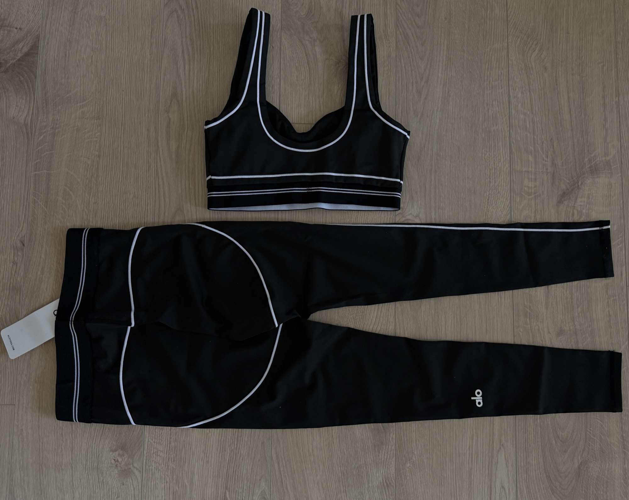Alo Yoga It Girl Workout Set