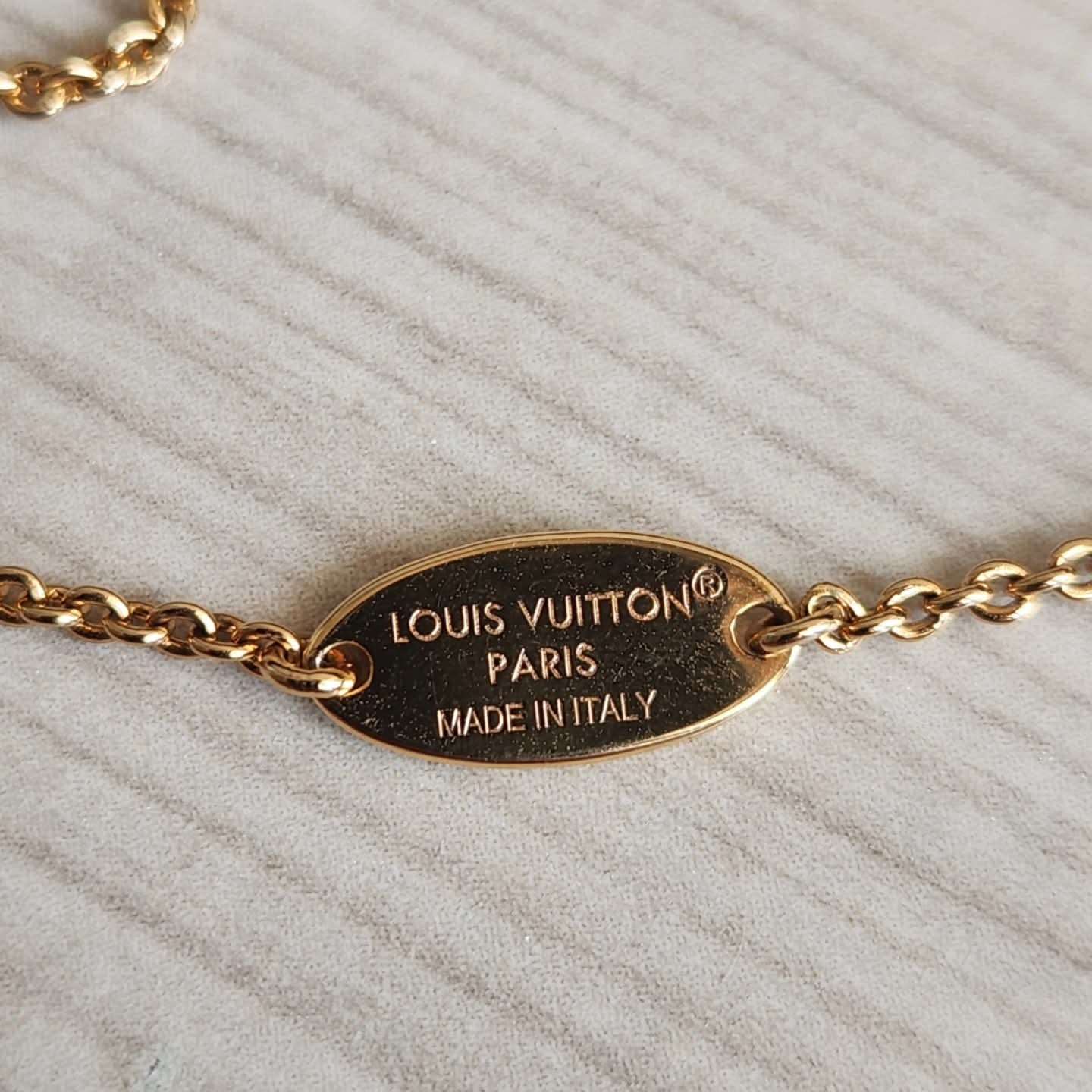 Louis Vuitton Naramek