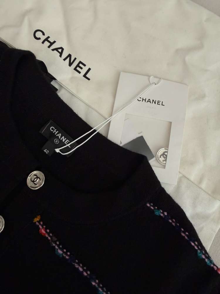 Chanel saty