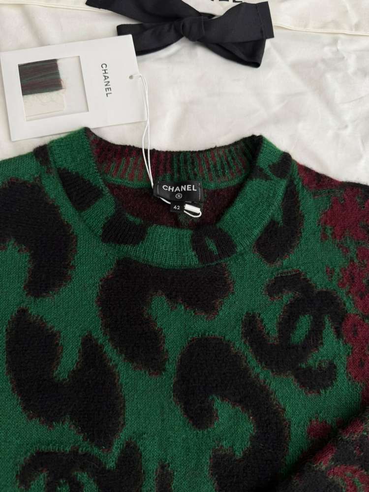 Chanel pulover