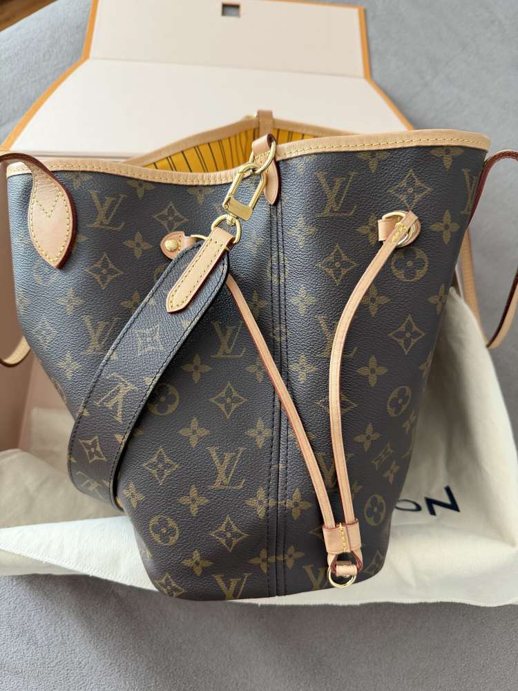 Louis Vuitton Neverfull MM Inside Out