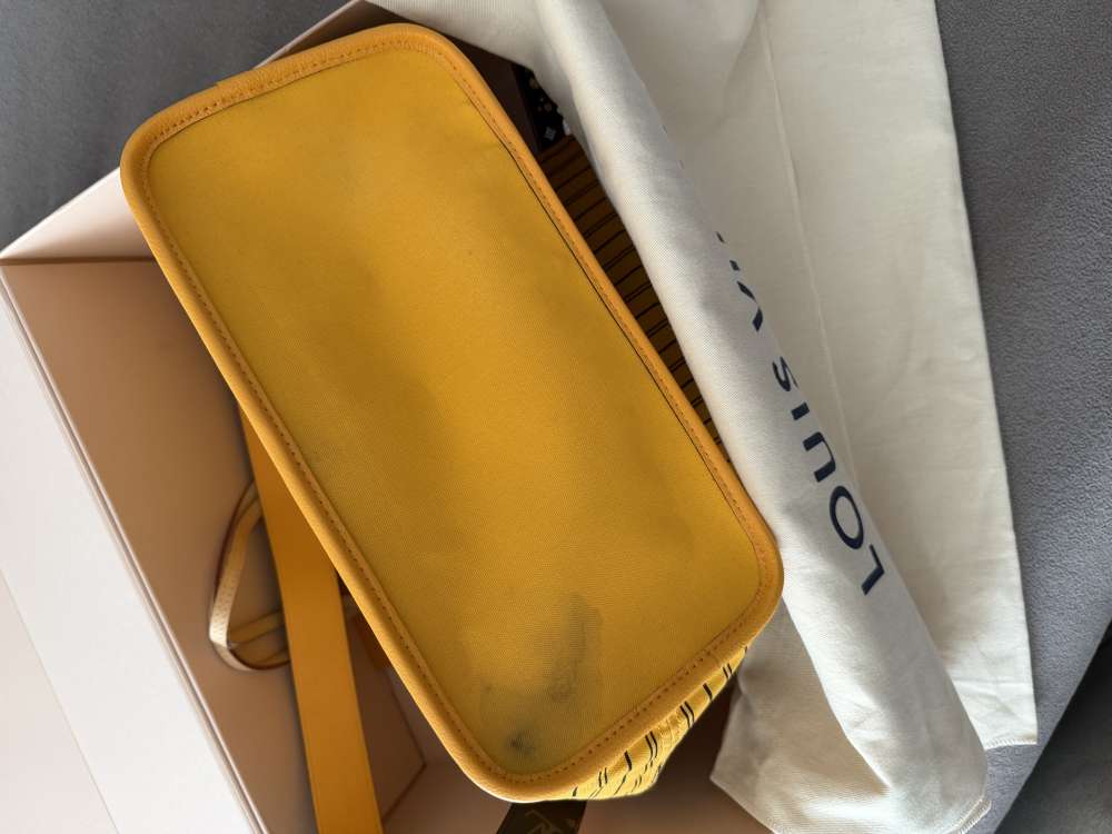 Louis Vuitton Neverfull MM Inside Out