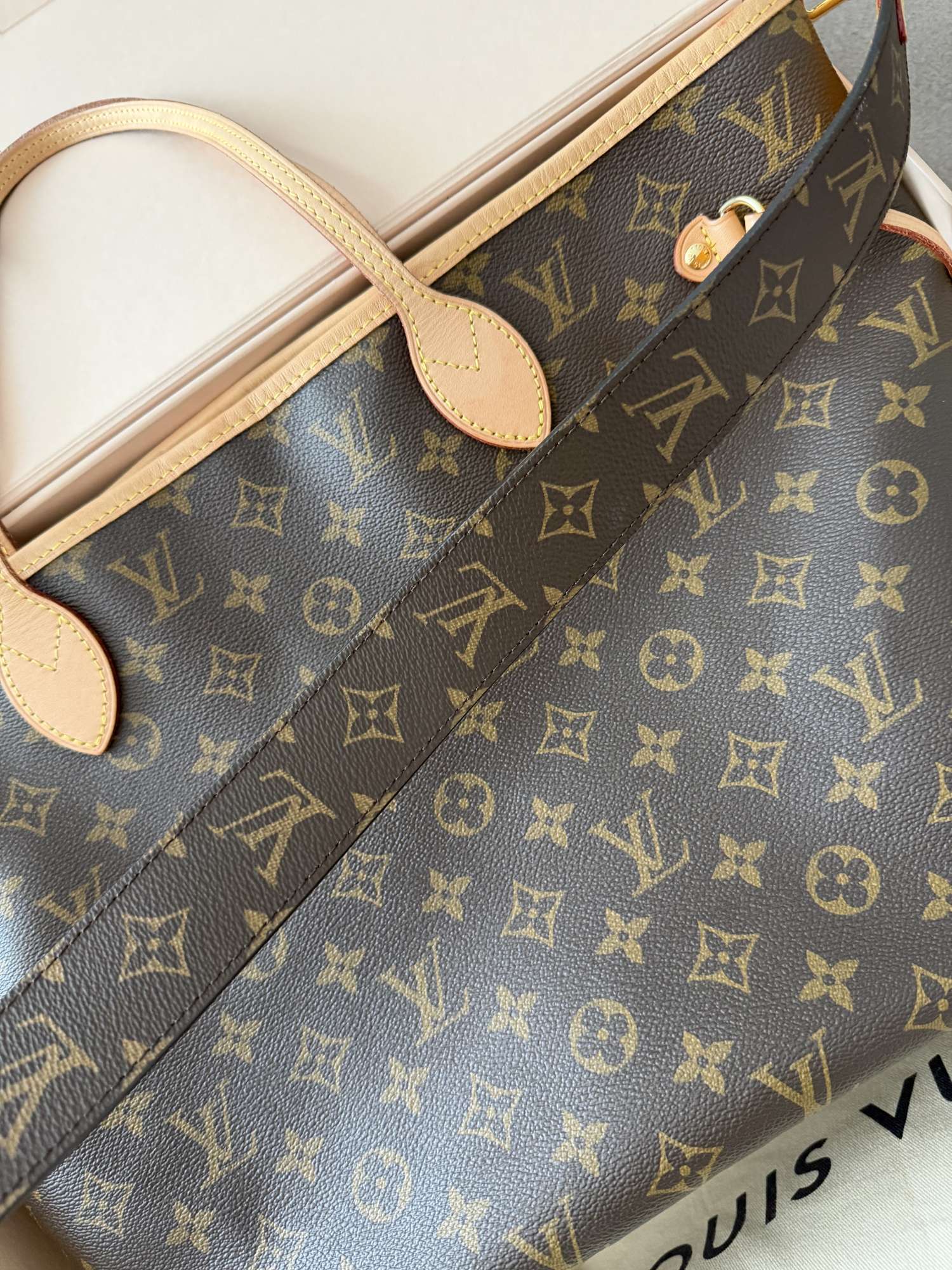 Louis Vuitton Neverfull MM Inside Out