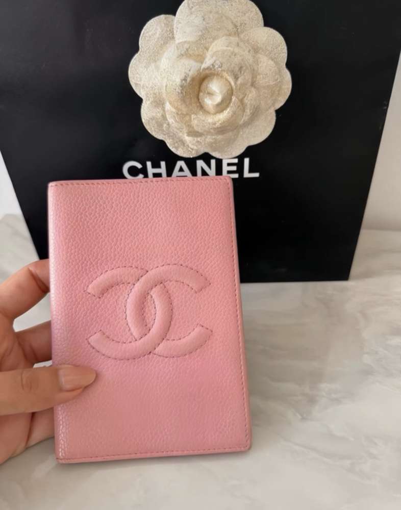 Chanel Vintage obal ma pas